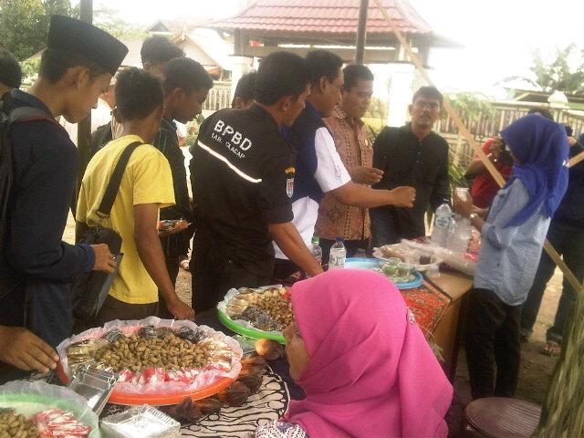 Menikmati #KulinerCilacap dari tanaman nipah/daon di #festivalnipah cc <a href="/festivalnipah/">Festival Nipah</a>  <a href="/BloggerCilacap/">Blogger Cilacap</a> <a href="/RDesCilacap/">Relawan Desa Cilacap</a>