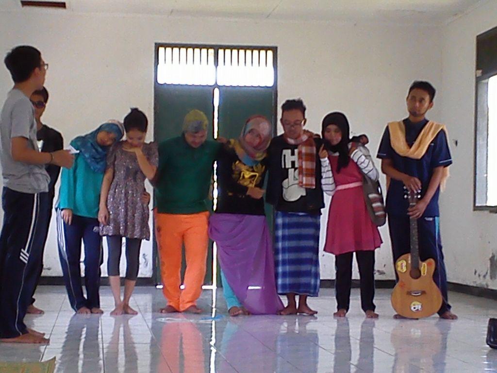 napzaUNDIP's tweet photo. Inilah artis2 KW di game berdandan ria upgreading ukm peduli napza 2015
#saveourgeneration http://t.co/XLaVn0lTPw