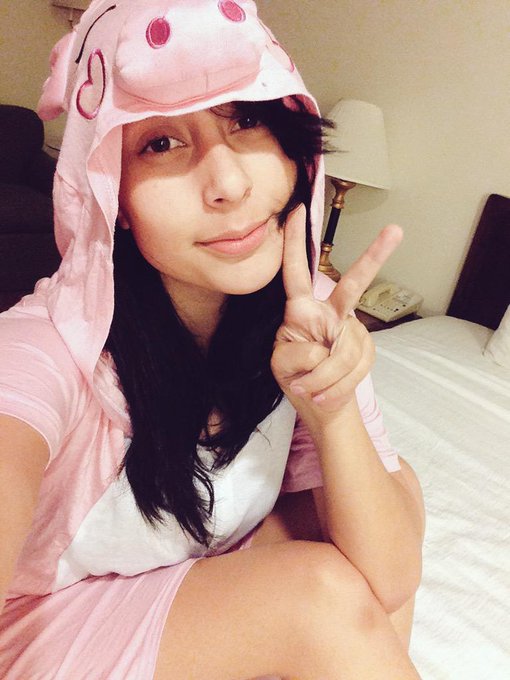 🐷💕 #littlespace #ddlg I'm happyy http://t.co/C6toIItsXE<a href="/tag/littlespace"class="tags">#littlespace</a><a href="/tag/ddlg"class="tags">#ddlg</a>