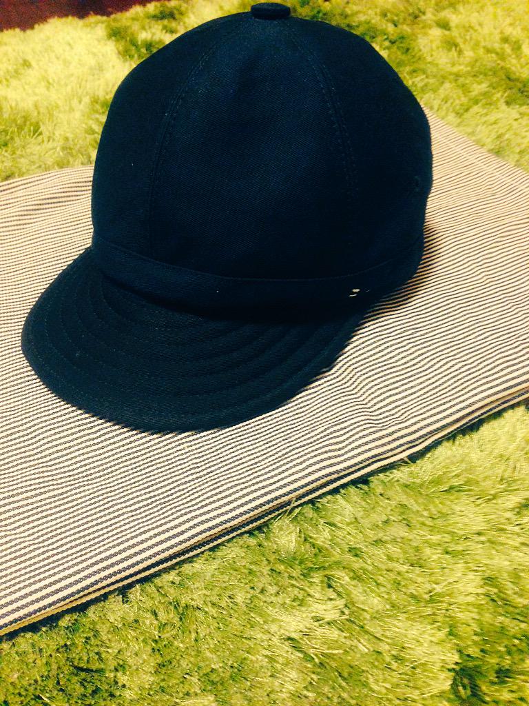 Okzk Api Custom シロ のcapを買った 手作り一点物なので他の人とかぶらないのが嬉しい 帽子入れの袋も付いてる Http T Co Miijkfy7i1