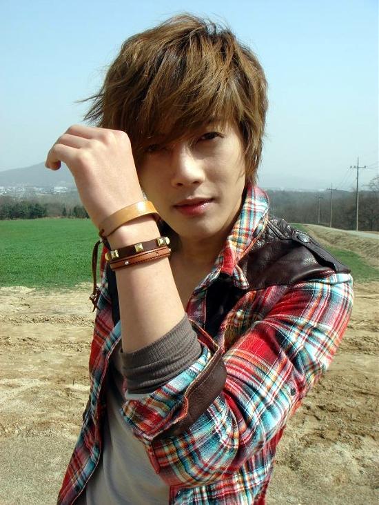  HAPPY BIRTHDAY KIM HYUN JOONG !!!! ^^ 