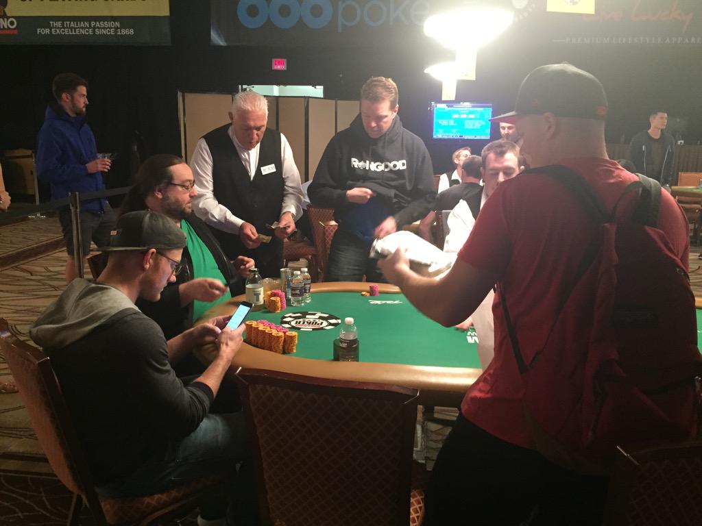 ChoctawKruger's tweet photo. 18 left!!! @MFisher74 Is in the money of the 10k Pot-limit Holdem Championship #teamDenison #rungood @RunGoodGear http://t.co/JZL4RTJTZZ