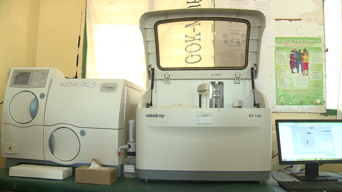 KenyaGovernors's tweet photo. #DevolvedHealth The automated Biochem analysis equipment now available in Wajir Referral Hosp. http://t.co/2p81TML0FU
