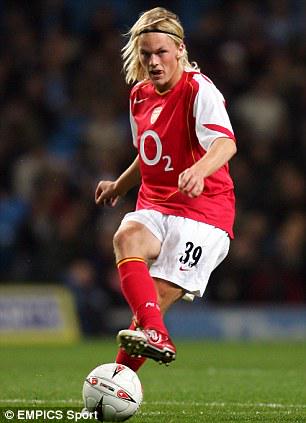  Happy birthday to former players Sebastian Larsson and Gavin Hoyte. 