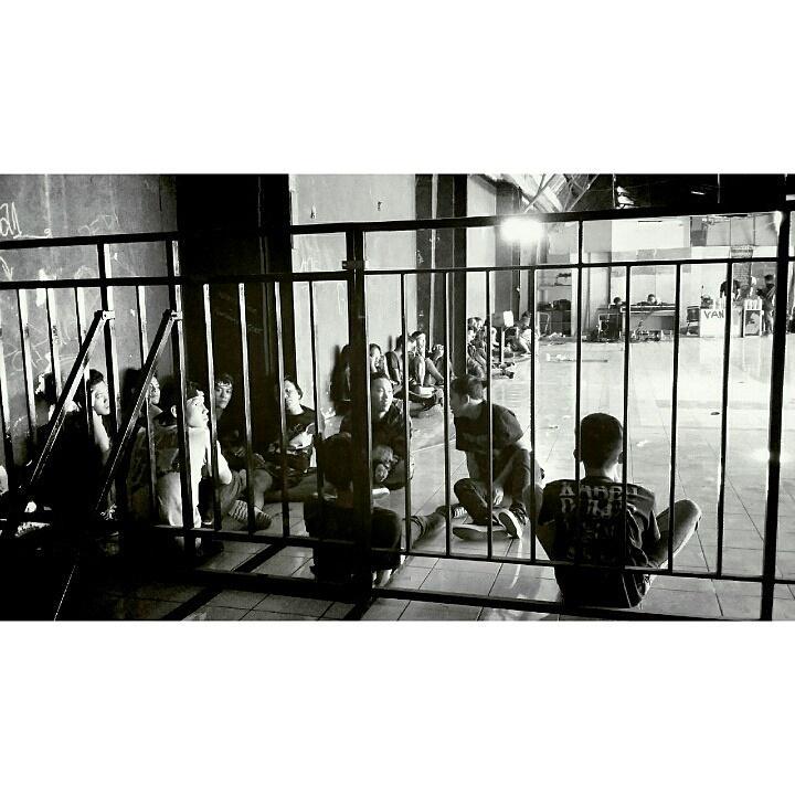 Penonton yg udh g sabar pengen ngeliat penampilan dari @undergodofficial @frontal_bchc dan masih byk band kece lainny