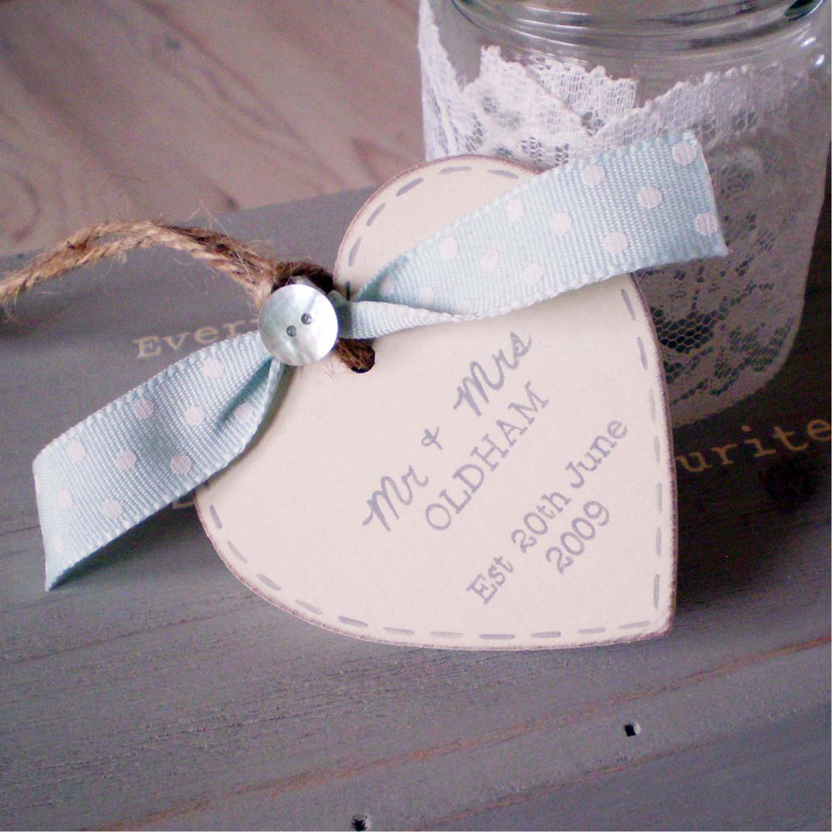 #Handmade #personalised Mr and Mrs keepsake hearts. #uniqueweddinggift  bit.ly/1GeSxmN