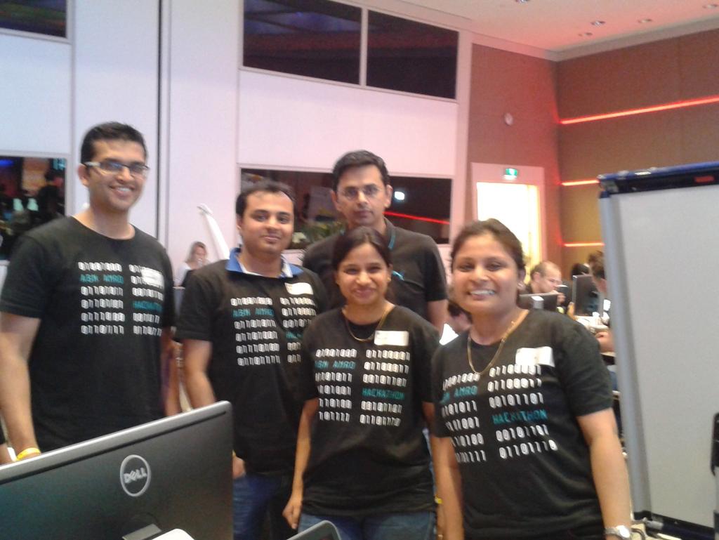 snatajaisingh's tweet photo. TCS #FitnessPays team all smiles! #HackITOn http://t.co/GXaoDhI6Dn