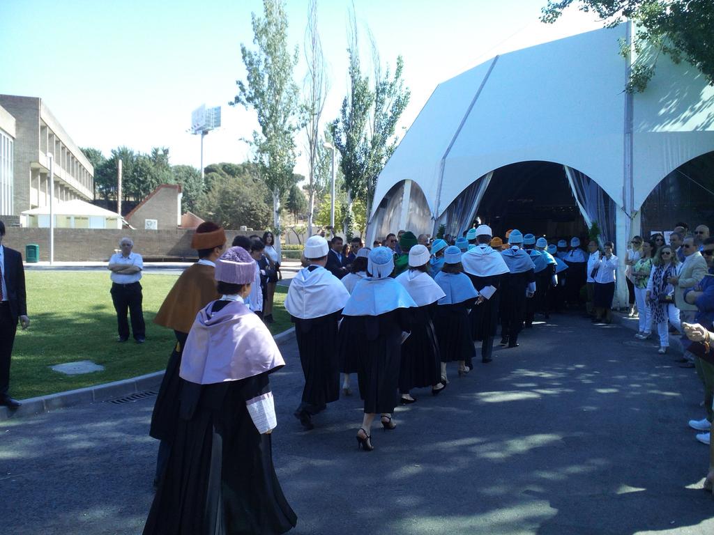 UCOMILLAS's tweet photo. Llega la comitiva académica #Comillas2015 http://t.co/r0Lhffdvnc http://t.co/tnZbDllSjW