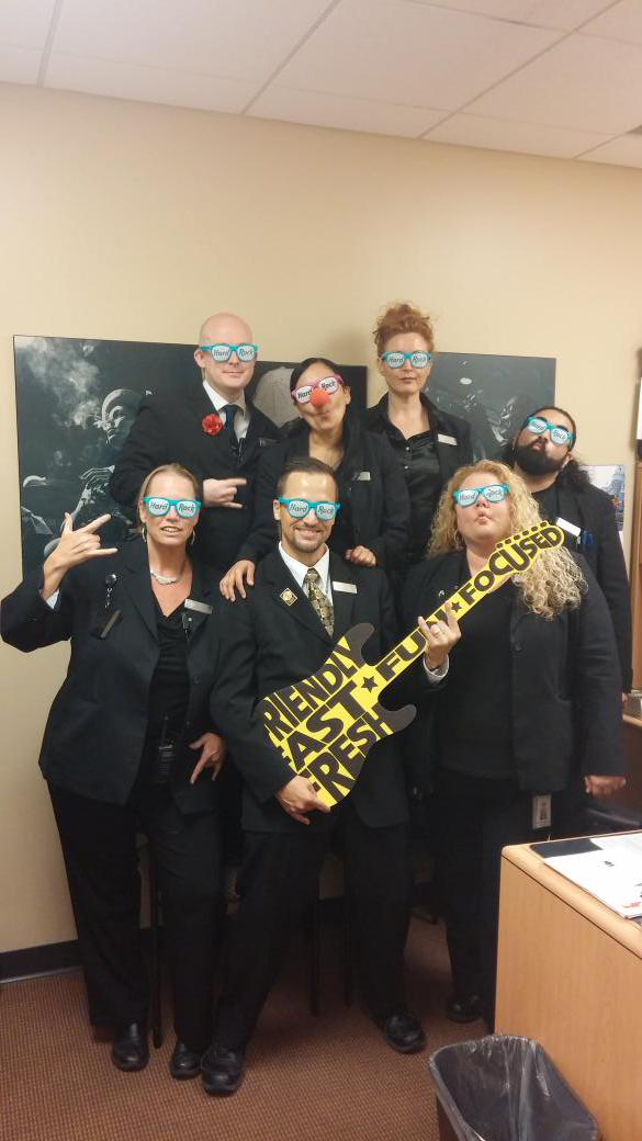 HardRockPhil's tweet image. Slots graves supers sporting this months charity glasses.  #slotsoffun