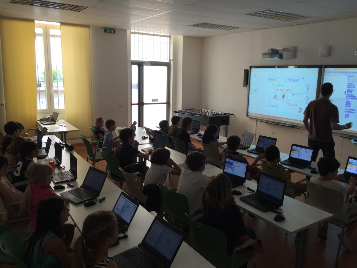 correnterosa's tweet image. Tante bambine a “@mastercoder_it: Tutti sul pezzo a #mastercoder oggi http://t.co/KsVv9QuDID” @LAMONTEDOC @WISTERWISTER @EPietrafesa