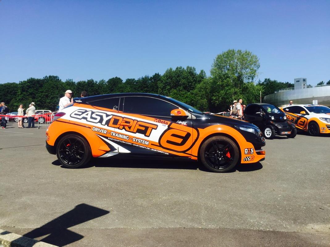 AHF_Montlhery's tweet photo. #ahf2015 #easydrift http://t.co/UdGHkWePOm