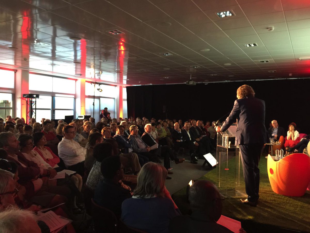 solidariswal's tweet photo. Près de 250 personnes réunies ce matin à Namur pour participer aux #Assises2015 de Solidaris http://t.co/WRNi000n44