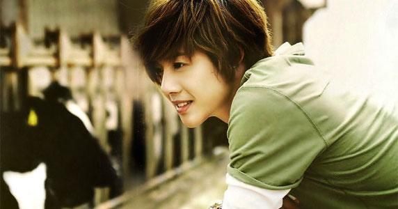 Happy birthday Kim Hyun Joong! 