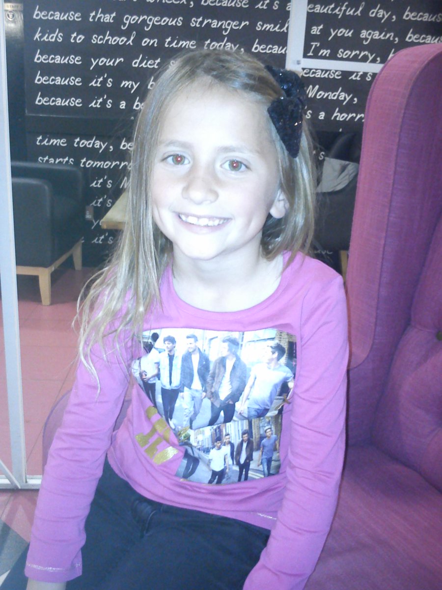 Karenjeffs's tweet photo. Coffee and muffins yng Nghaerdydd #1D #makingadayofit #Harrywatch :-D http://t.co/mGbYBZATsp