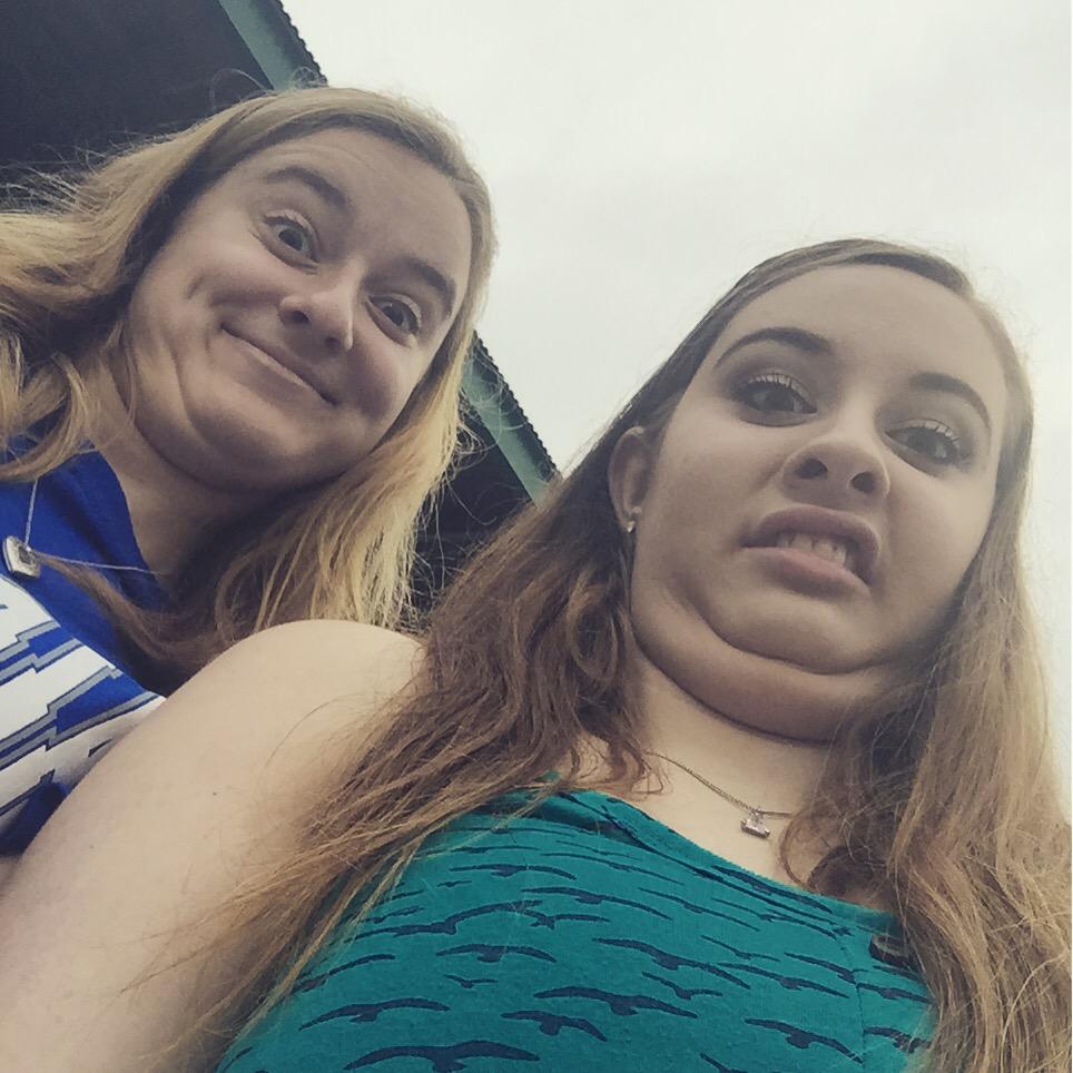 kellilambs33's tweet photo. #mallardsmoment Loving watching the game with my Bae 😘👌🏻 http://t.co/031pFCm6wW