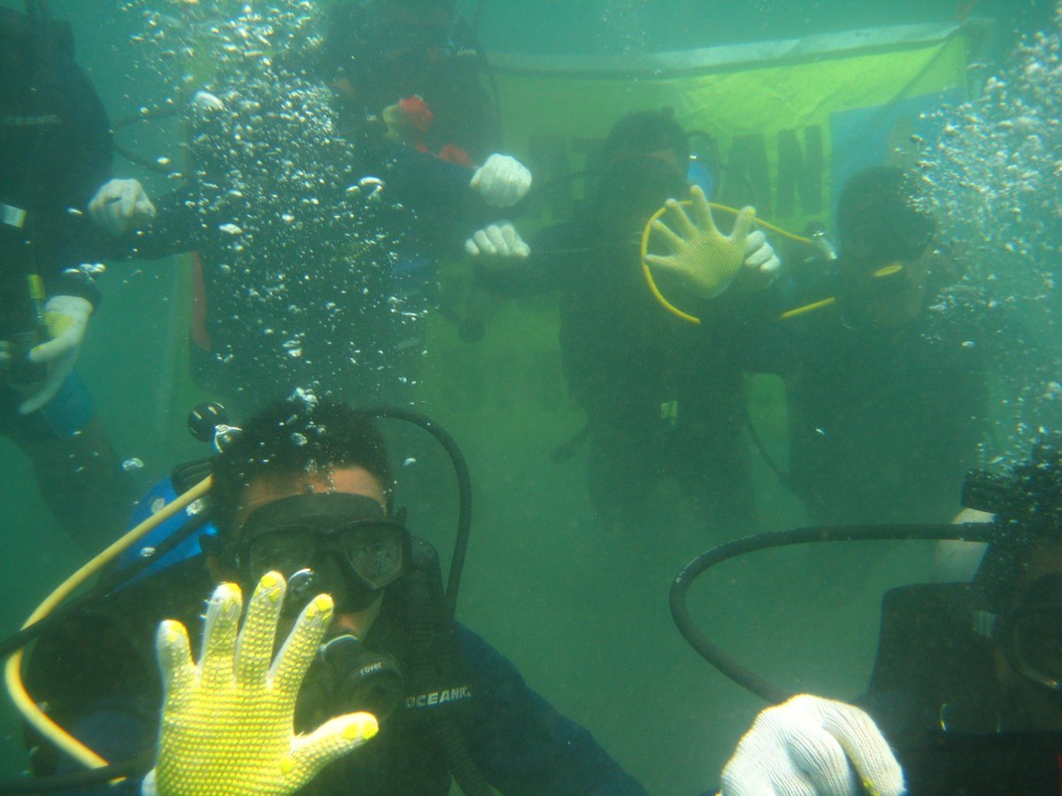 ramdhan_lF's tweet photo. pasir putih situbondo #SCUBA http://t.co/UQwJ1WQbUa