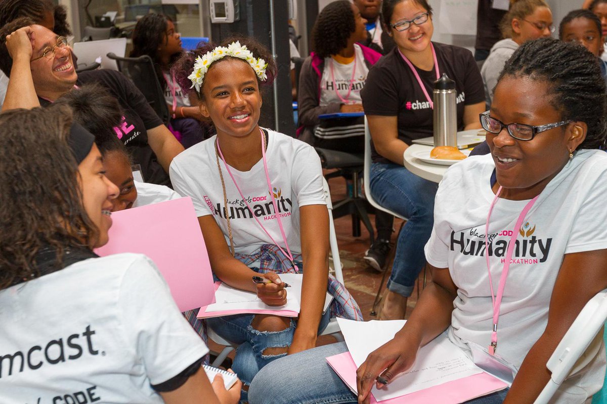 BlackGirlsCode's tweet image. Lots of smiles + laughter + coding during our #BGCProjectHumanity hackathon today in Oakland! #ChangeHerPath
