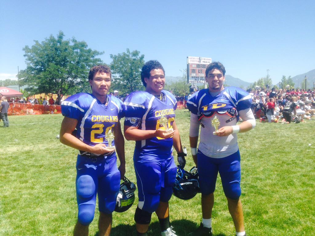 MichaelEletise's tweet photo. CONGRATS to my Team! #AllPoly2015
#KaiserHS
@jmcdaniel24 RBπAward
@parkerhiggs LBπ Award
Vili Fisiiahi OLπAward http://t.co/CesDQpUM4z