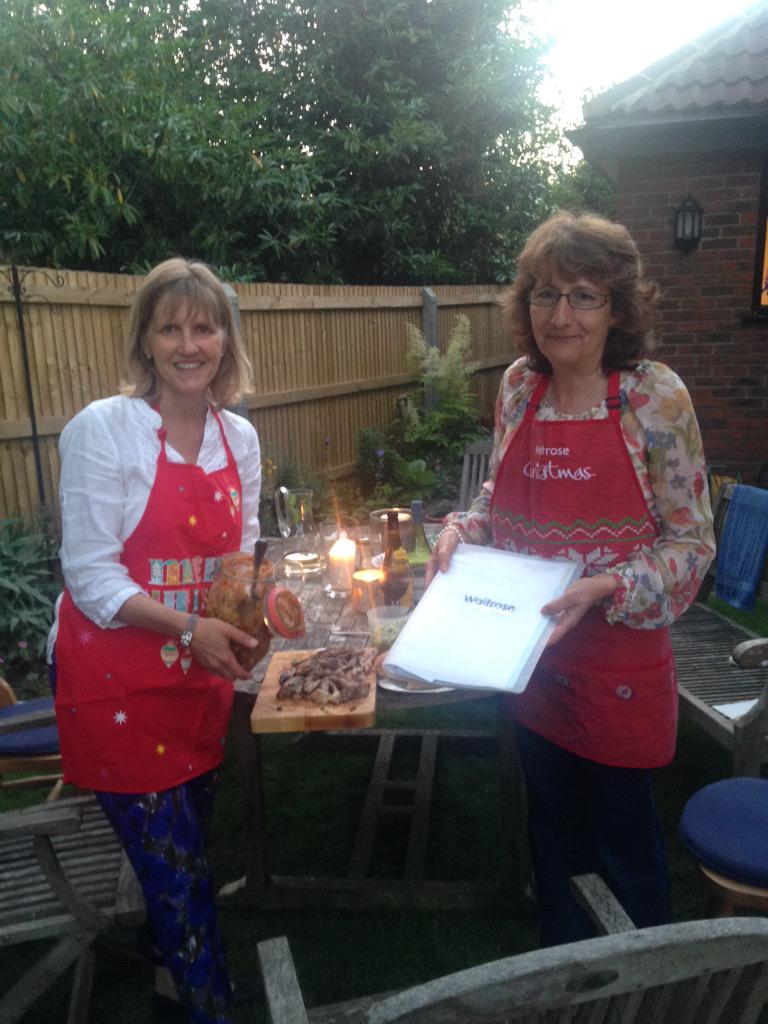 djstephens93's tweet photo. @waitrose lovely evening with friends #streetfood #yum http://t.co/CPtoP9yAW8