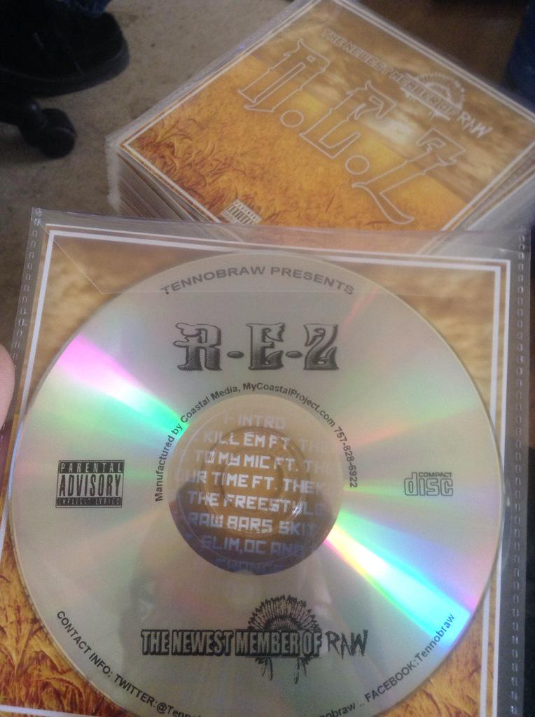 illumnikid's tweet photo. Its here! #TheNewestMemberOfRAW get at us 4 ur hard copies! #Tennobraw #REZ #KidOnTheTrack #OCtheTrip #NativeHipHop http://t.co/L9xd1rOFaV