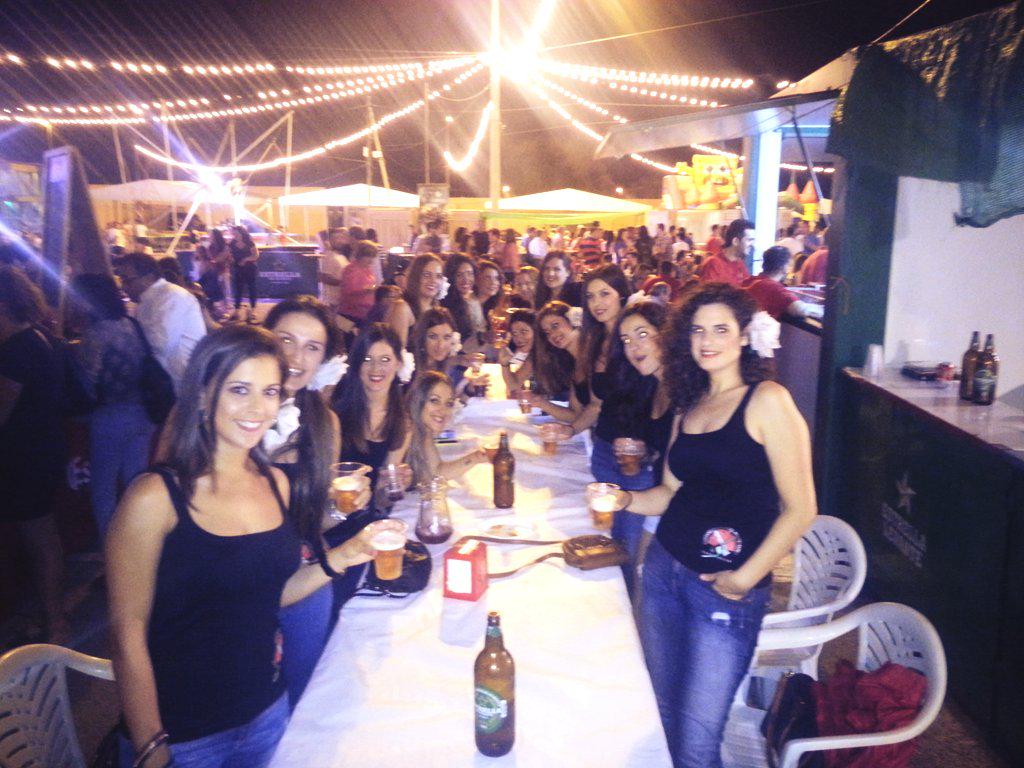 rakysinmas's tweet photo. Vivan las contrabandista del mediterráneo! !!! Comienza la fiesta http://t.co/vTdpVwGg88