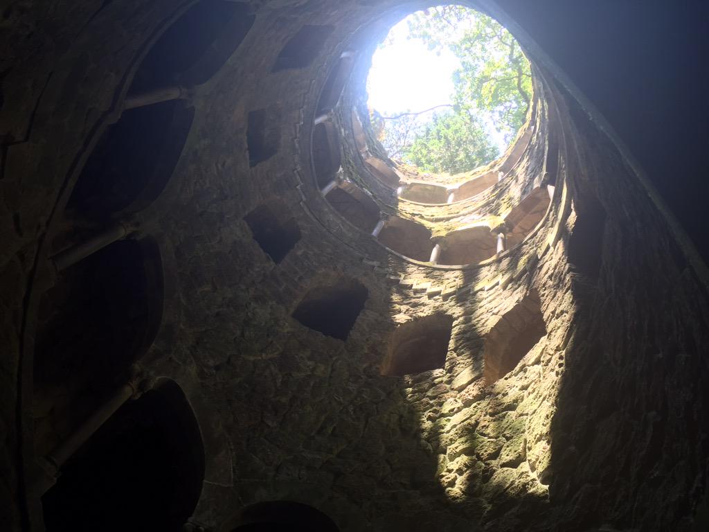 IneseStade's tweet image. Pils parks Sintrā kas uzbuvēts kā Visuma atspulgs uz zemes