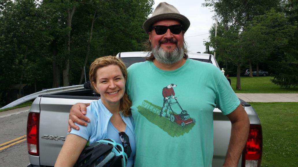 WGRZmaryalice's tweet image. Rescued!  Escaped from Grand Island courtesy of @Bulldogwgr &amp;amp; @WGRZ_SteveBrown. #FlatTire #AnchorProblems #CycleFail