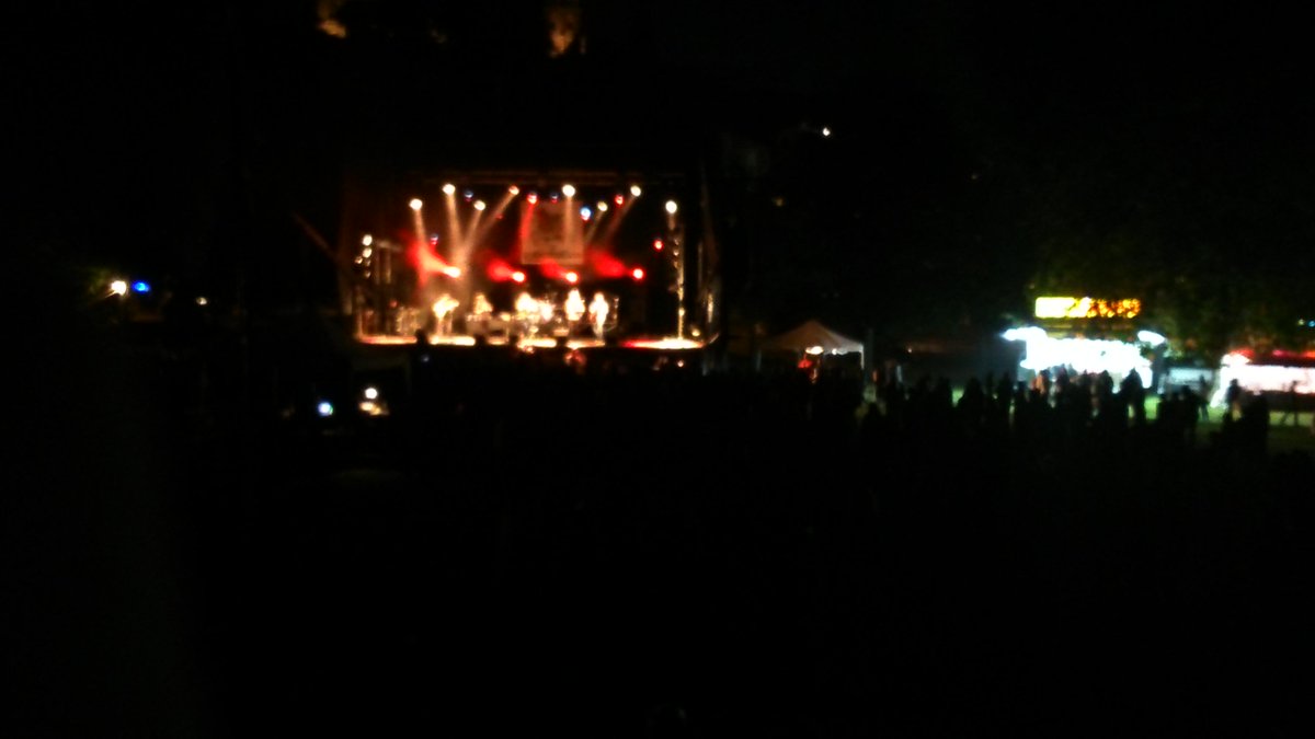 JesusGoni's tweet photo. En #folkomillas otro año. Tocando Cahornega http://t.co/dB8eUtZ9Ru