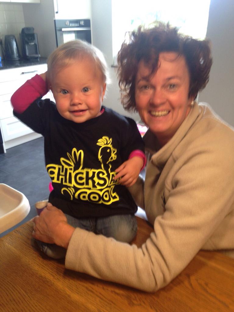 <a href="/BigChallenges/">BIGChallenge</a> <a href="/MargateVelde/">Marga te Velde</a>  vandaag een kleine Belgische #Chick blij gemaakt  haar #bompa kocht COOLE shirts