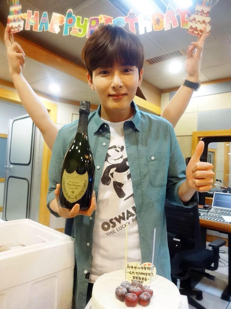 Happy birthday kim ryeowook cepet nikah ya   