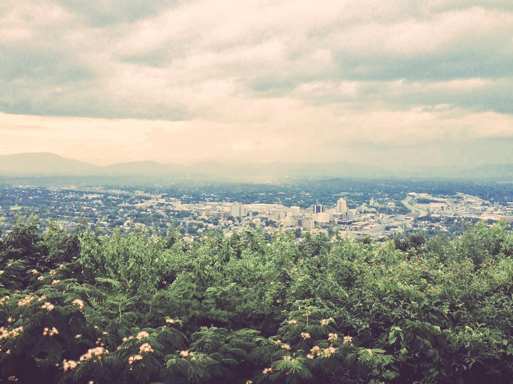 visitvbr's tweet photo. Cloudy and a few rain drops but still a great view from the Roanoke Star Overlook! #StarMeet http://t.co/QLNLgEZnXg