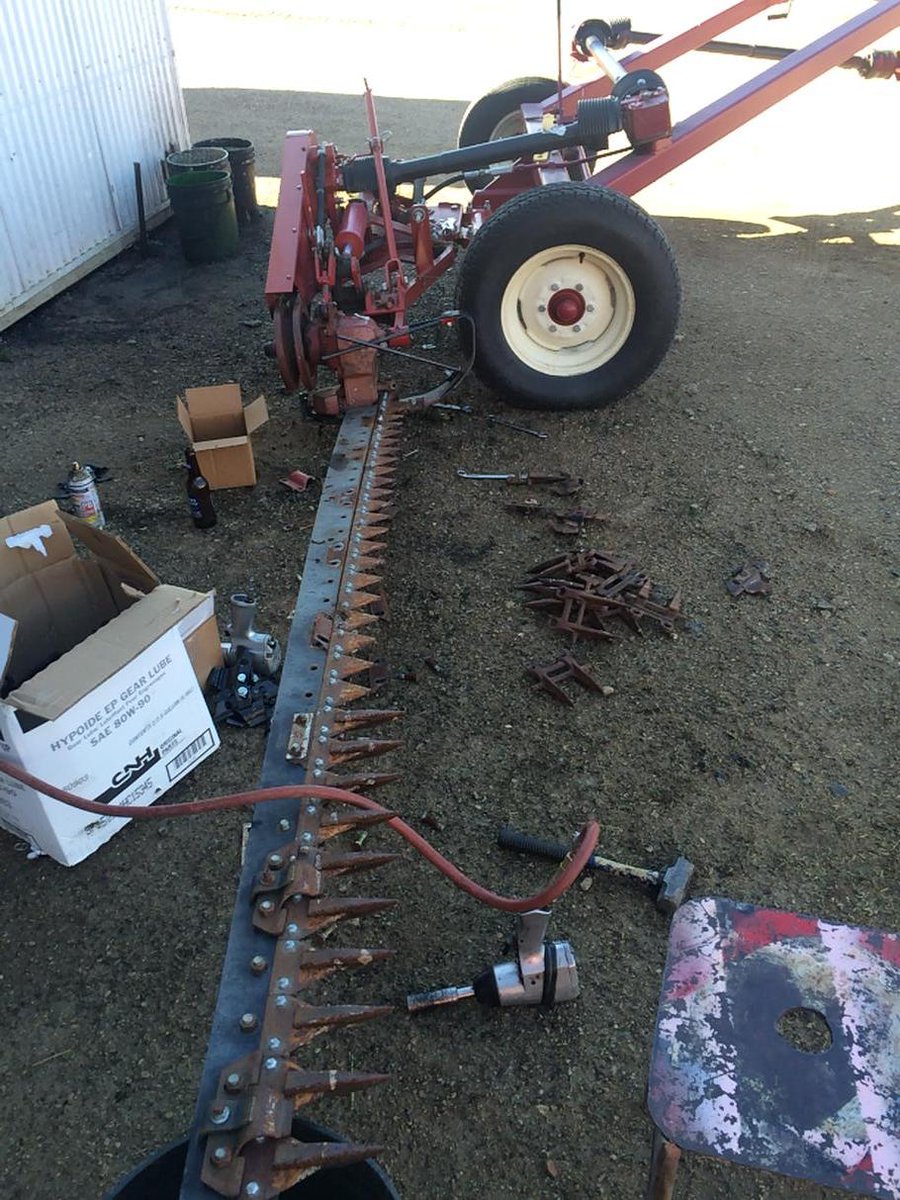 silagechopper's tweet image. New guards and sickles...evening suck job..#ihateeverything