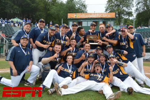 BHallWrites's tweet image. And one more team photo for good measure