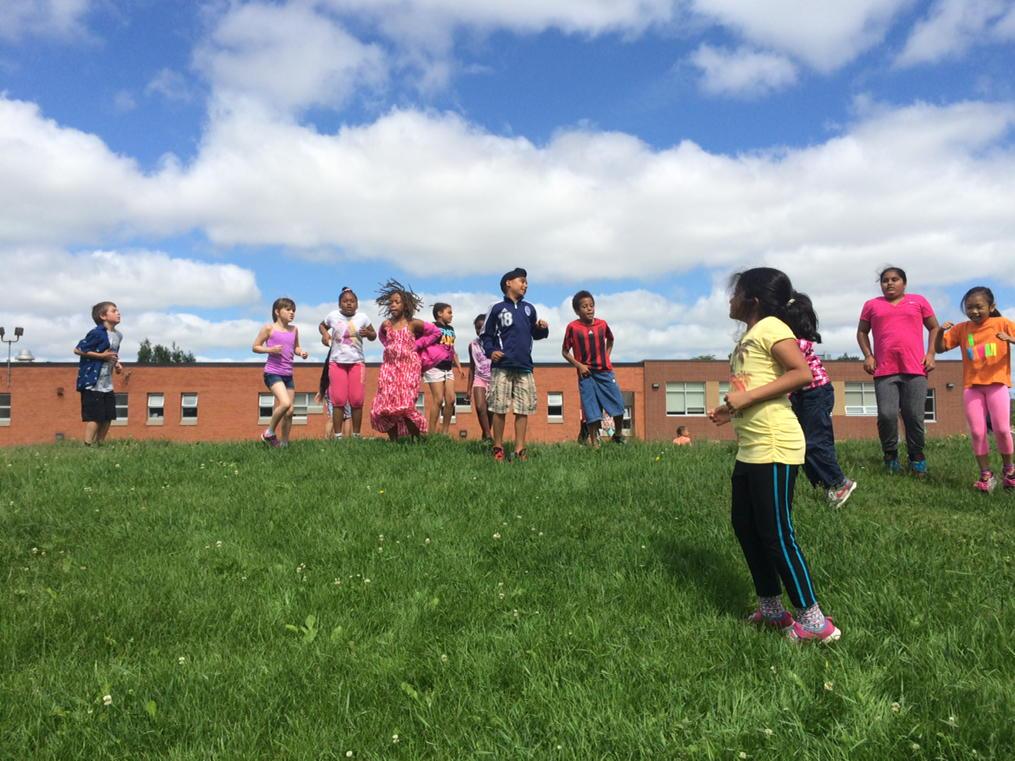 ret1974's tweet photo. @MasseyStreet_PS @opheacanada #EveryoneJump! http://t.co/0NxgyUACRw