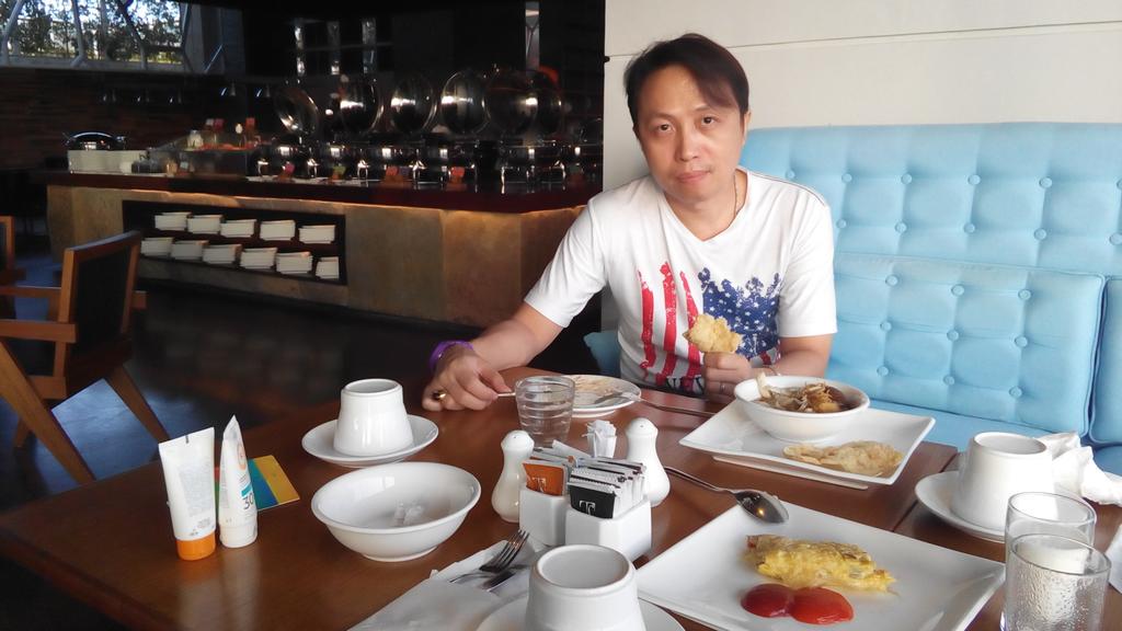 SMARTNETTER's tweet image. Breakfast@ts suite bali