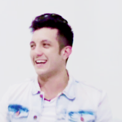 SharonFansClub's tweet photo. Asdfghjklñ tu sonrisa @brattcompany *-*, no se, eres algo así como, HERMOSOINCREIBLEUNICOIRREMPLAZABLE, o perfecto♥ http://t.co/J137ahBYfE