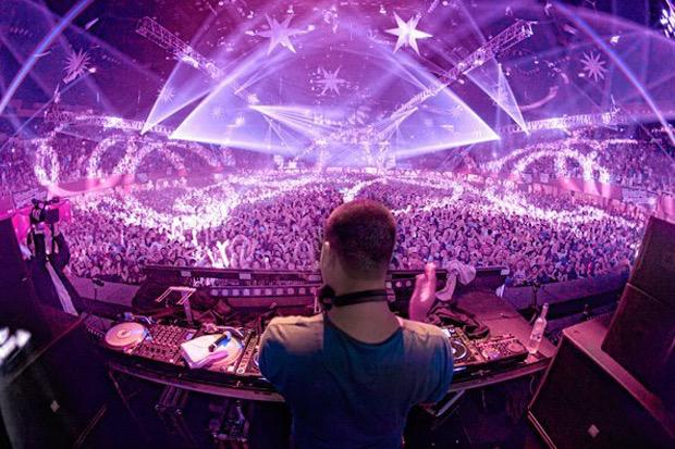 NoahRing's tweet photo. Electronic #Dance Music Is #Hot, And Here's the #Data To Prove It  http://t.co/F7CO5XNDYn #Dance #bigdata #DJ #trance http://t.co/0dVwyShInN