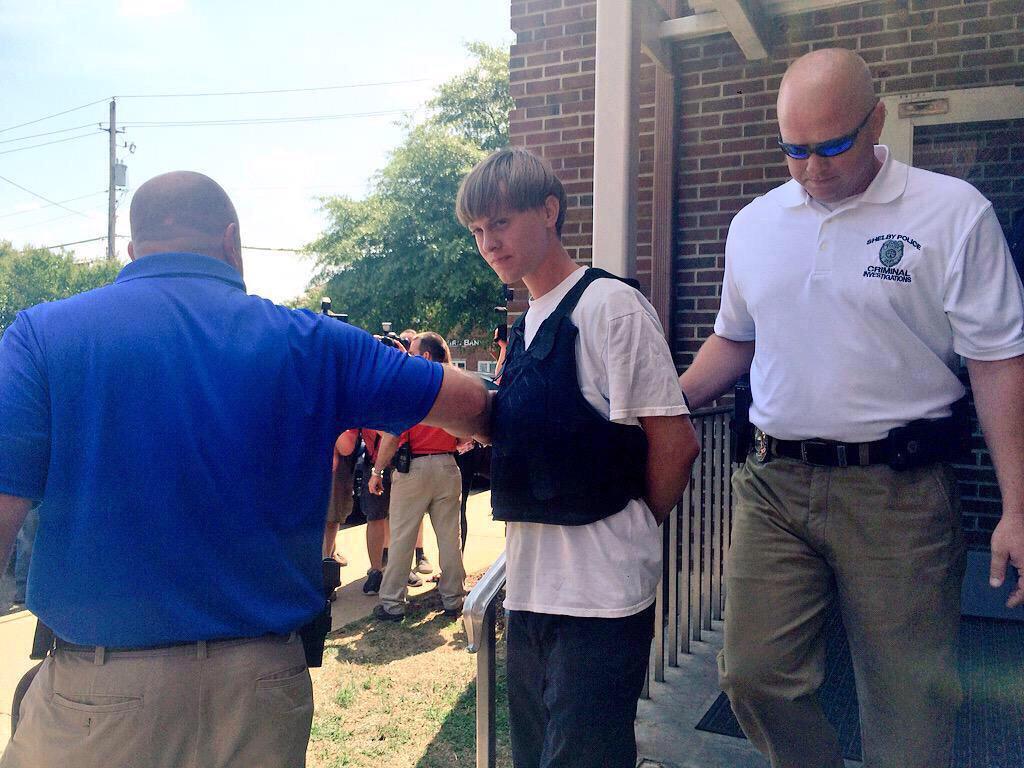 Bipartisanism's tweet image. Police handled a suspected mass murderer more gently than an unarmed girl at a pool party. #CharlestonShooting