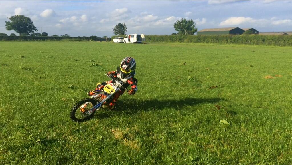 steven_rmb's tweet photo. Not bad for a 7 year old!!👌 #teddywilko @JohnnyBlackshaw cheers dude, have a goodun this weekend 👍👊 http://t.co/xNmMMCBe2N