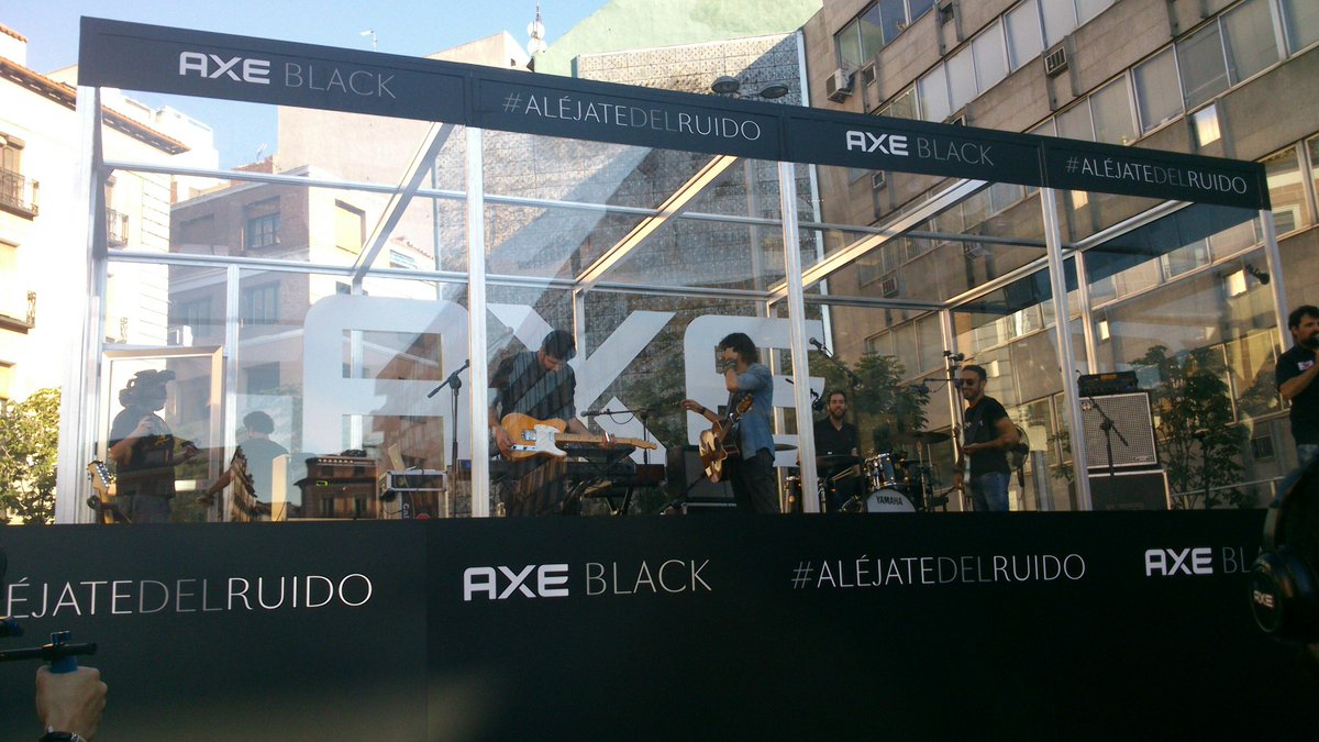 mariabutterfly8's tweet photo. Gracias @IZALmusic por ese divertidísimo concierto silencioso. Grandes! http://t.co/AO2qzc511Z