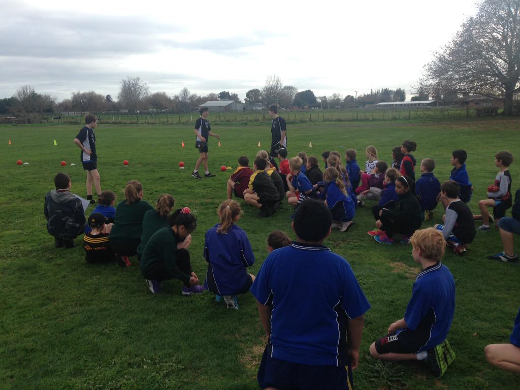 leamingtonsch's tweet photo. Winter sports in full swing! A unique event where we get to mix with other local schools. #TeamWork #Collaborate http://t.co/LimXD0j5qM