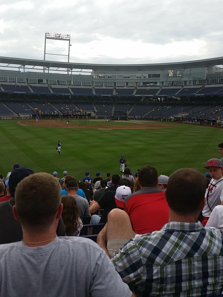 tback33's tweet photo. College world series #lsuvstcu #CollegeWorldSeries #bachelorparty http://t.co/W5pKKWoQIy