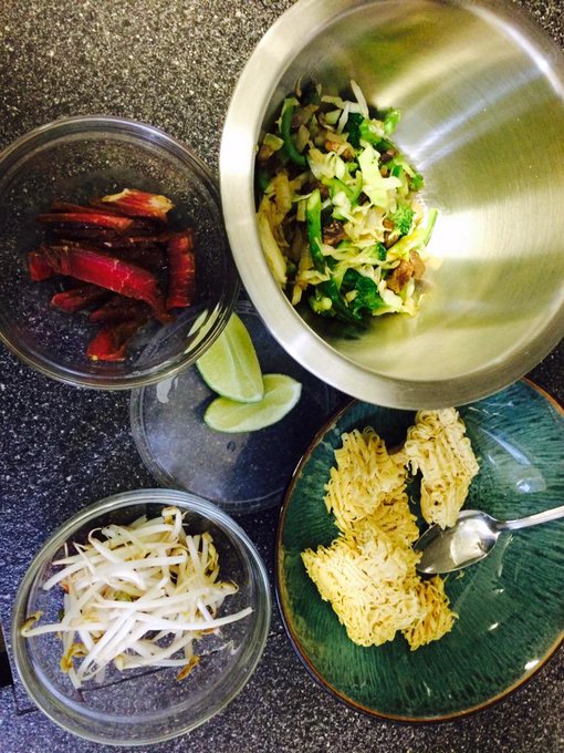 Making ramen 😊 http://t.co/Zfc7ciIHlD