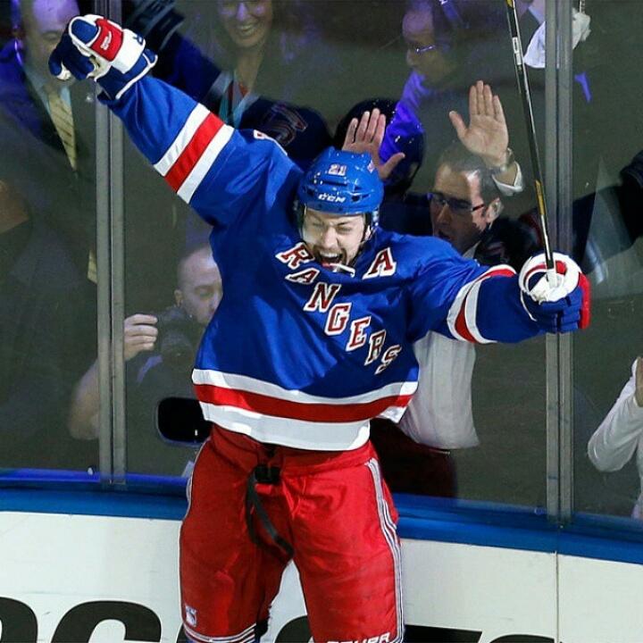 Happy 25th birthday to Rangers center, Derek Stepan. 