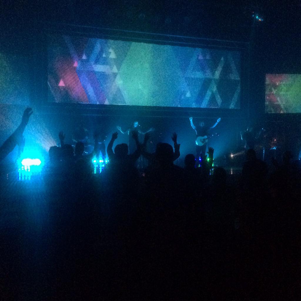 fya_sc's tweet photo. Spirit come and fill this place | Let Your glory now invade #throwbackthursday http://t.co/u1lnoe6DIb