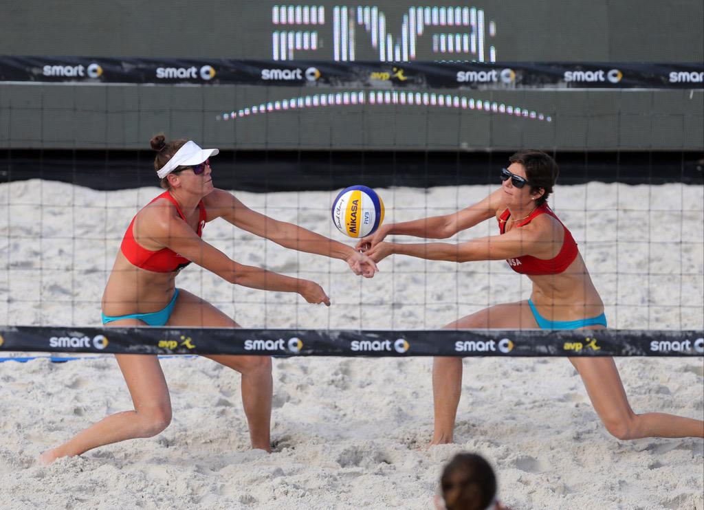 JenniferFopma's tweet image. Surprisingly we won this point! #3armsarebetterthan1 #StPeteGS @NicoleBranagh @avpbeach @FIVBWorldTour