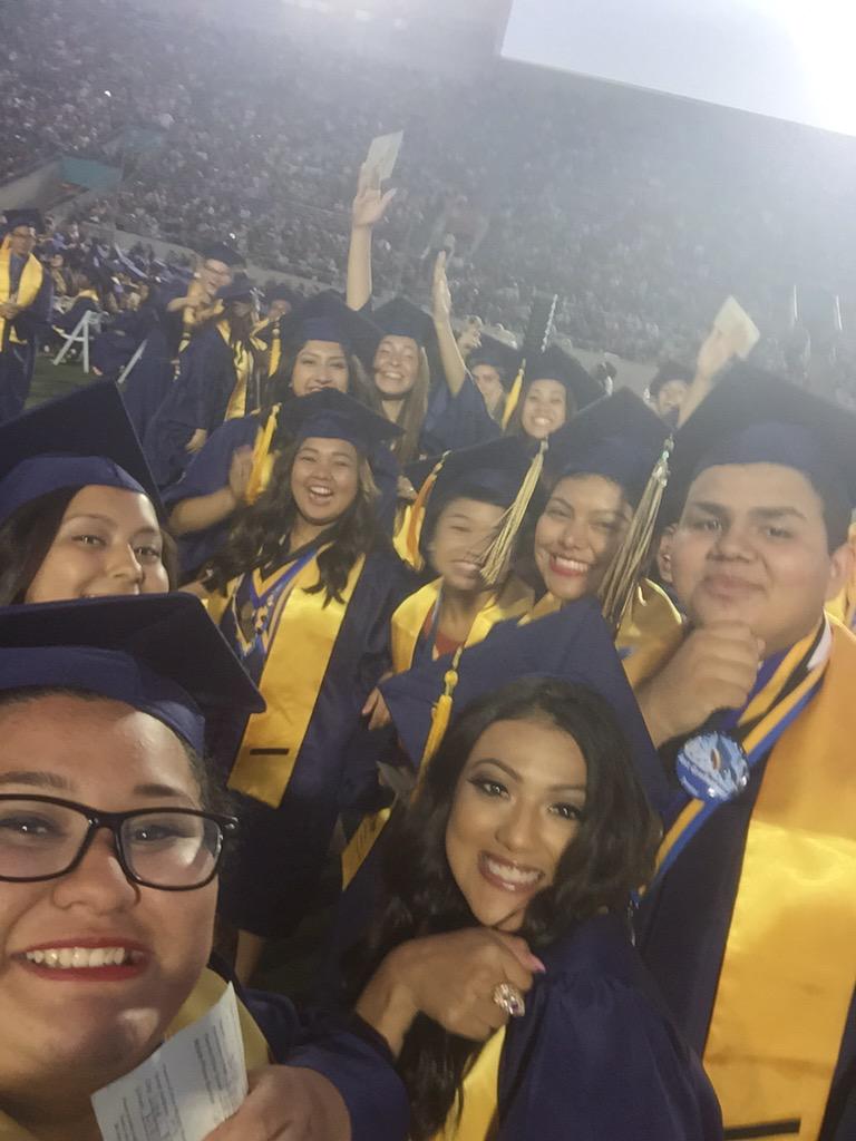 bobmarleyroxs's tweet photo. It honestly feels like nothing but #2k15Graduation http://t.co/baZTScilQm