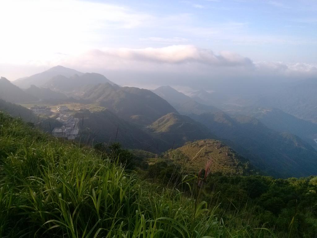 _chenyangyang's tweet image. The process of watching the sunrise .