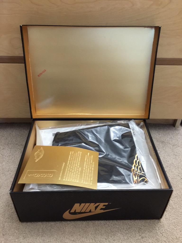 actionbronbeard's tweet image. Pinnacle 1 black metallic gold with that buttery leather and detail.