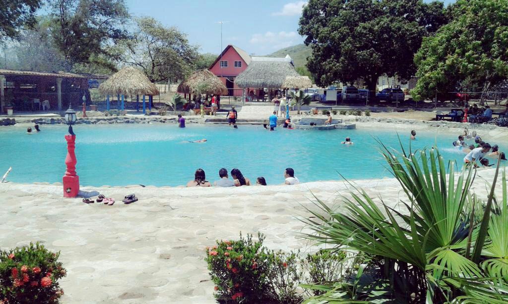 Via <a href="/Herreranos/">🇺🇦 Bicentenario Independencia de España 🇵🇦</a> Rocas lake, en El Pedregoso de Pesé #turismo #Herrera #azuero  "